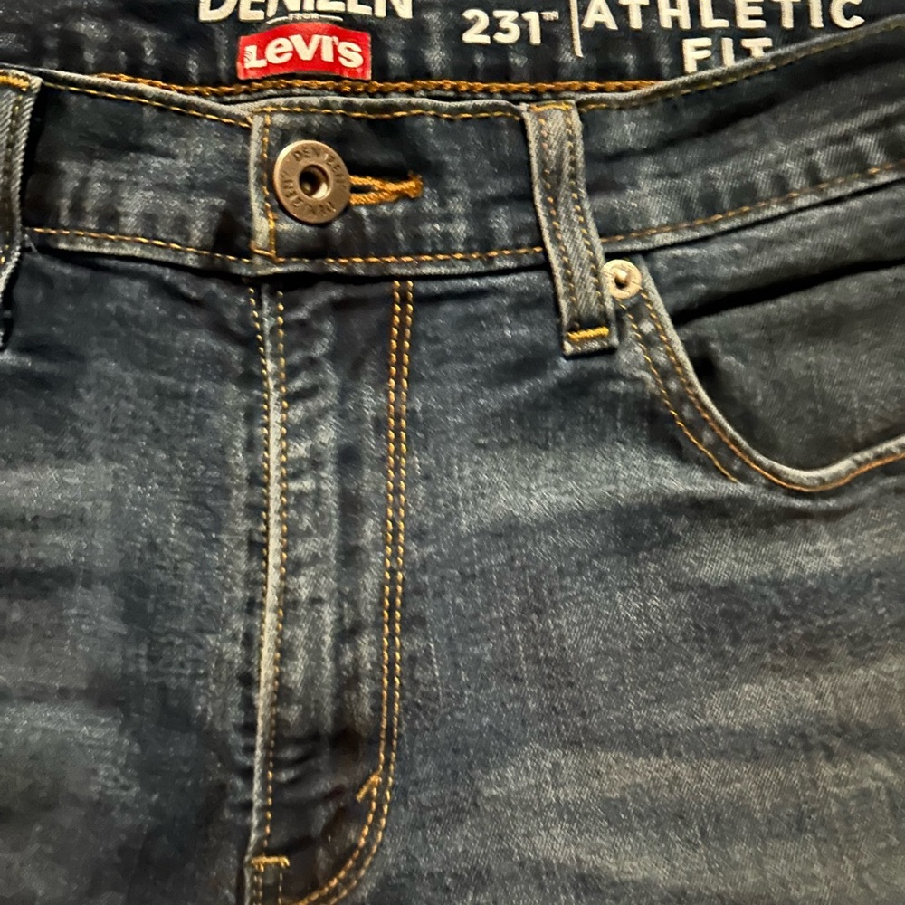 Levi's Dark Wash Denim Jeans